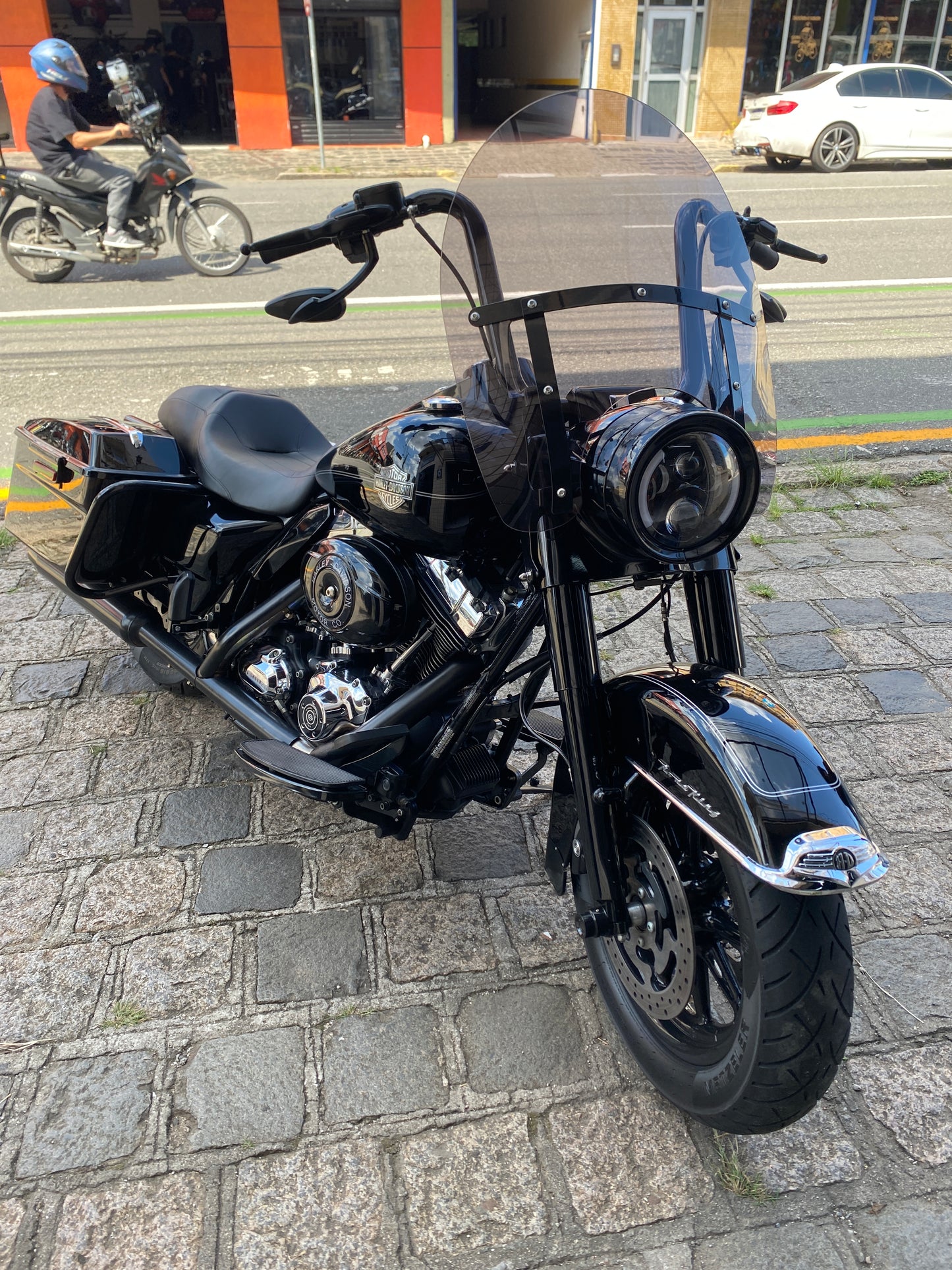 PARA BRISA BOLHA HARLEY DAVIDSON ROAD KING 18/24 TIRAS RETAS