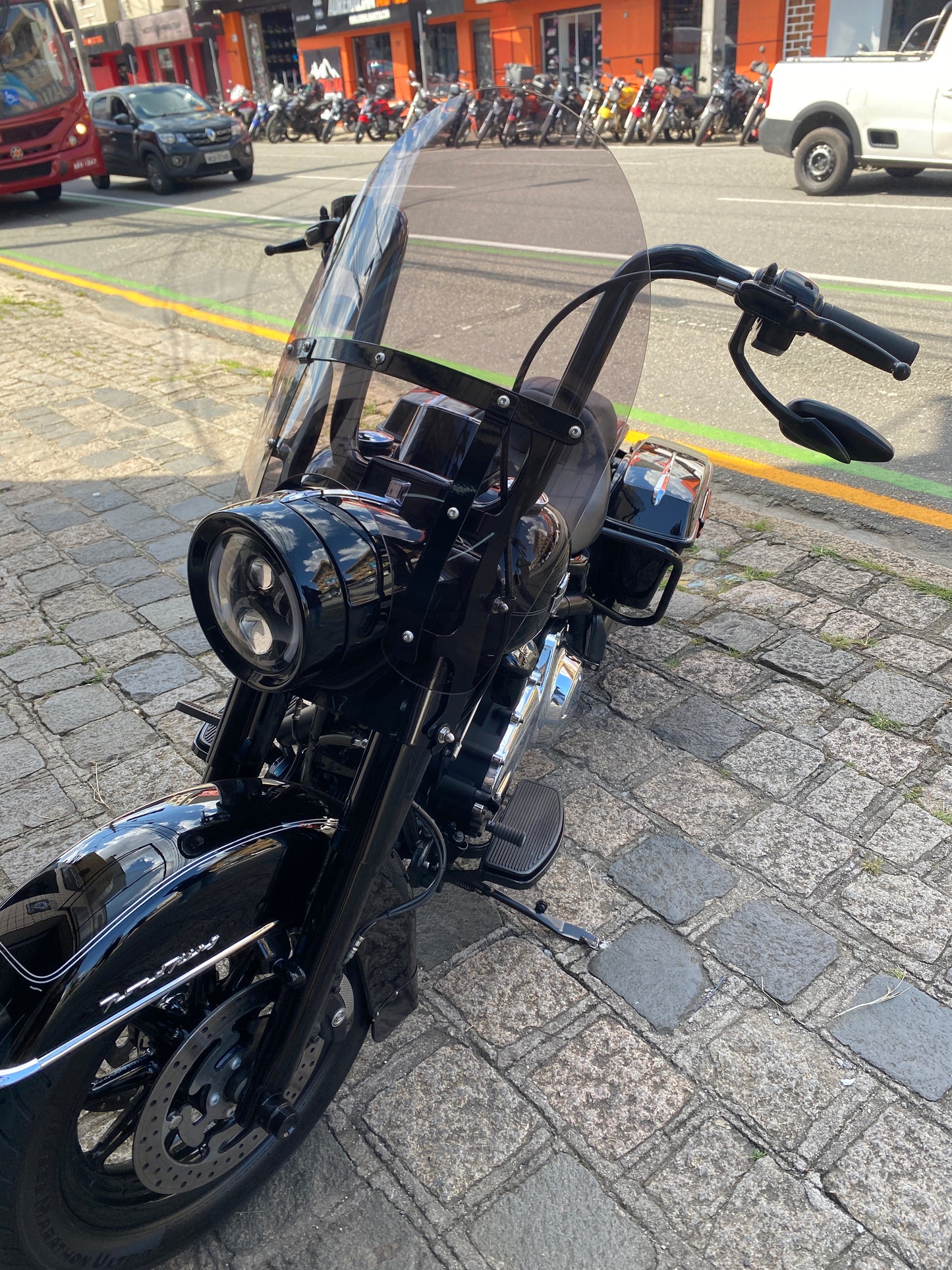 PARA BRISA BOLHA HARLEY DAVIDSON ROAD KING 18/24 TIRAS RETAS