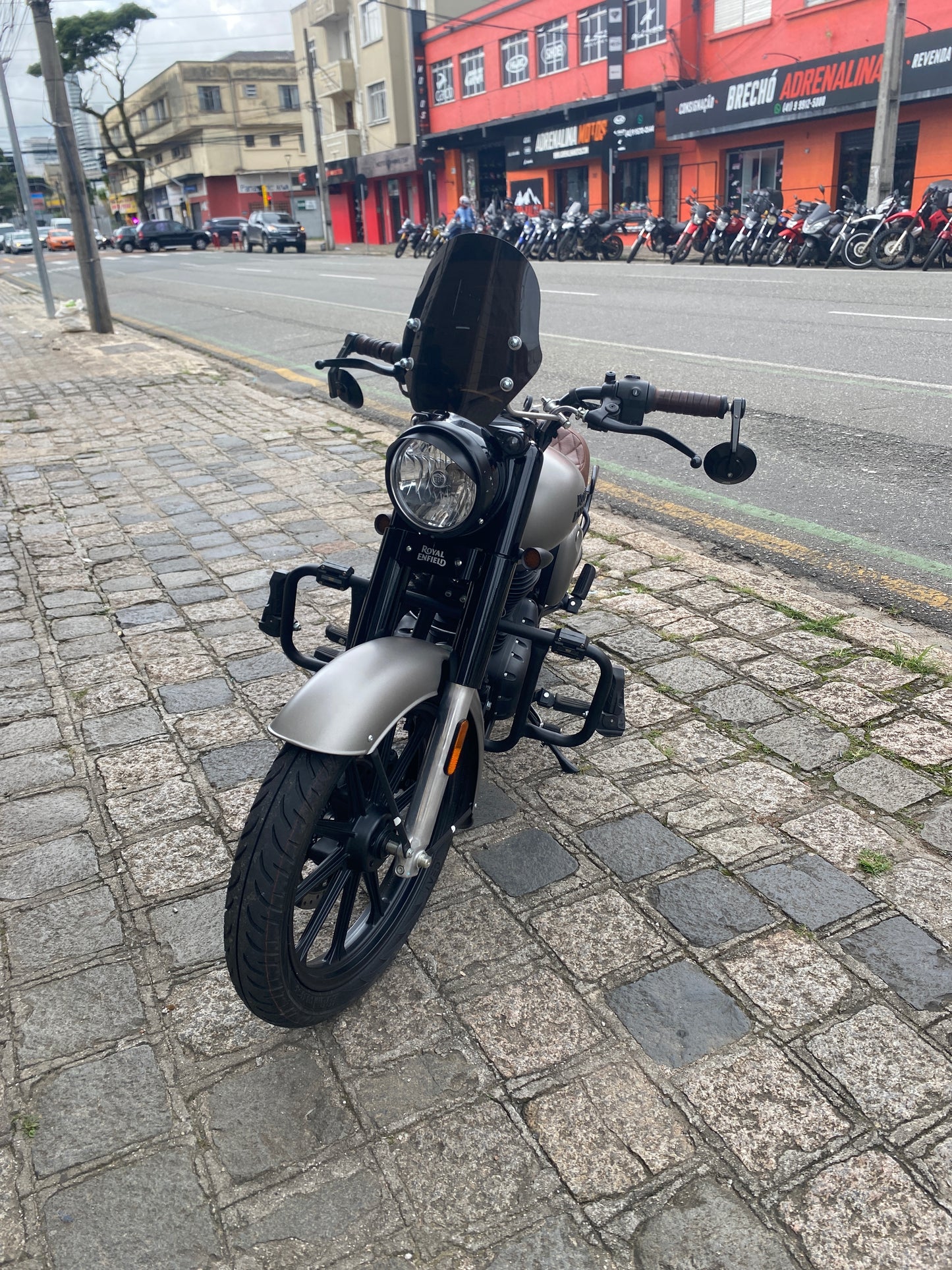 PARABRISA BOLHA ROYAL ENFIELD CLASSIC 350 22/25