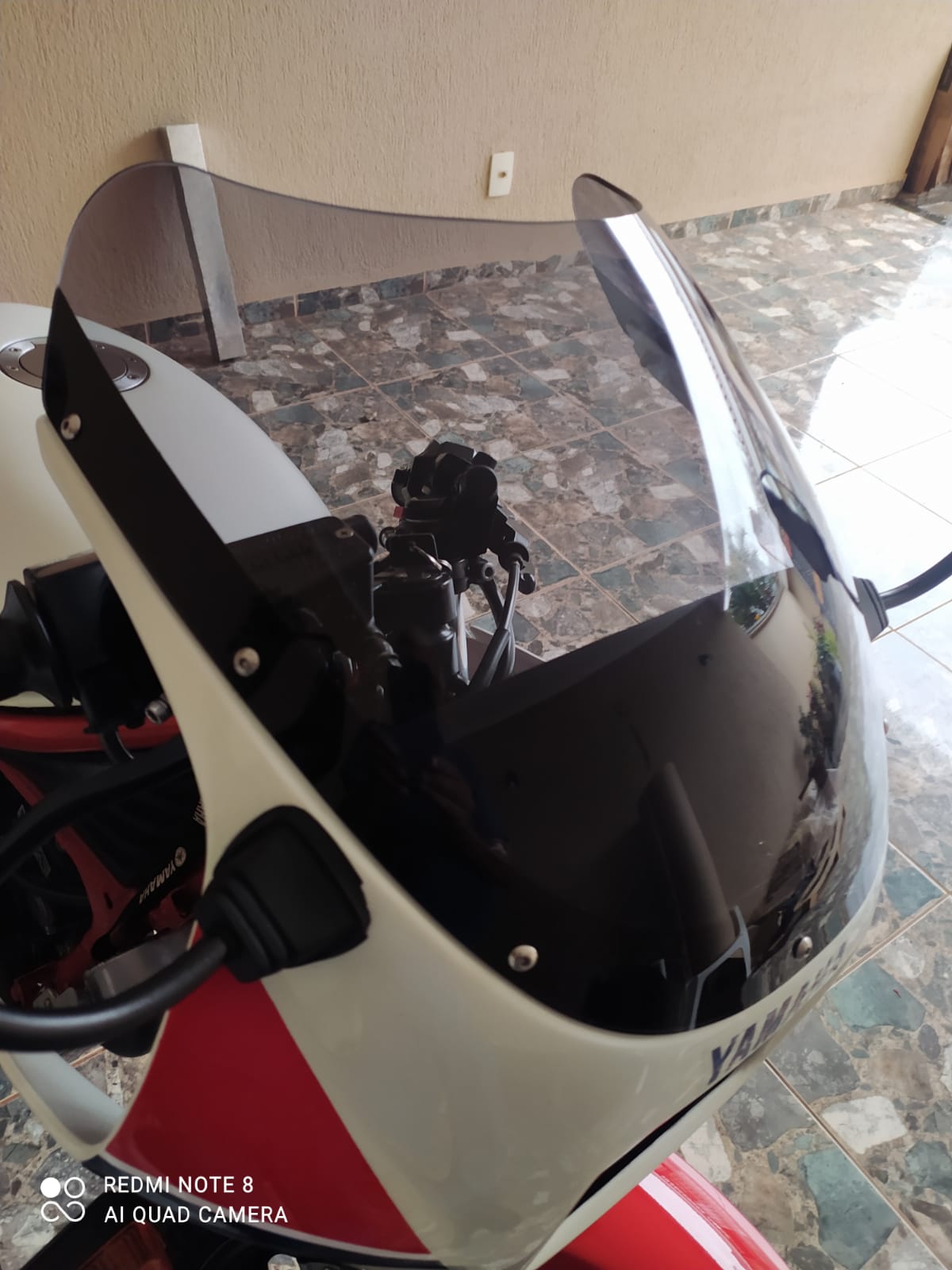 PARA BRISA BOLHA YAMAHA RD 350 (1 FAROL)