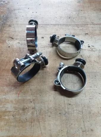 CONJUNTO DE ABRAÇADEIRA DE REPOSIÇÃO BOULEVARD M / HD FAT BOB 18/24 - BENGALA