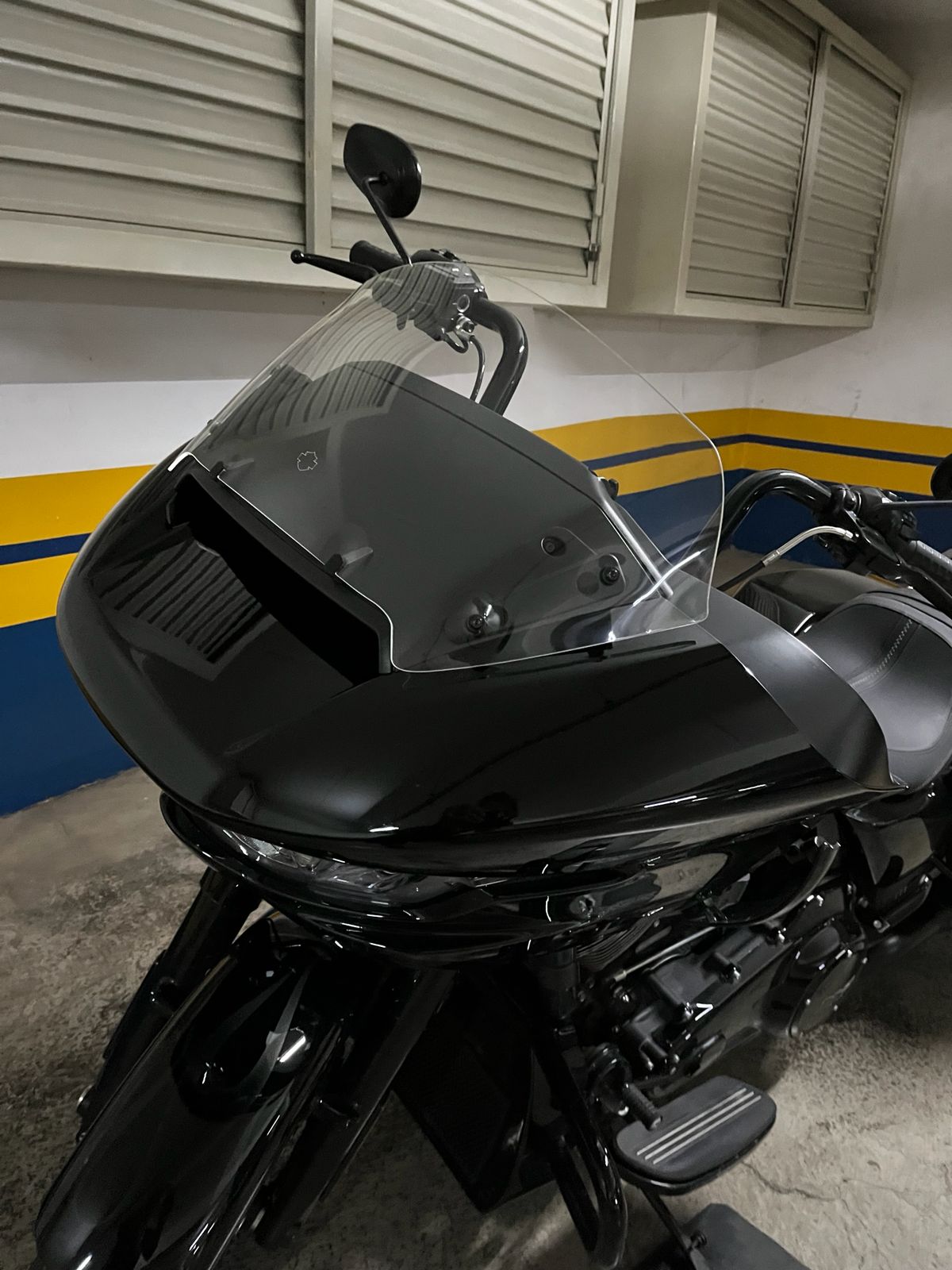 PARA BRISA BOLHA HARLEY DAVIDSON ROAD GLIDE 24/26 MODELO C/ QUEBRA VENTO