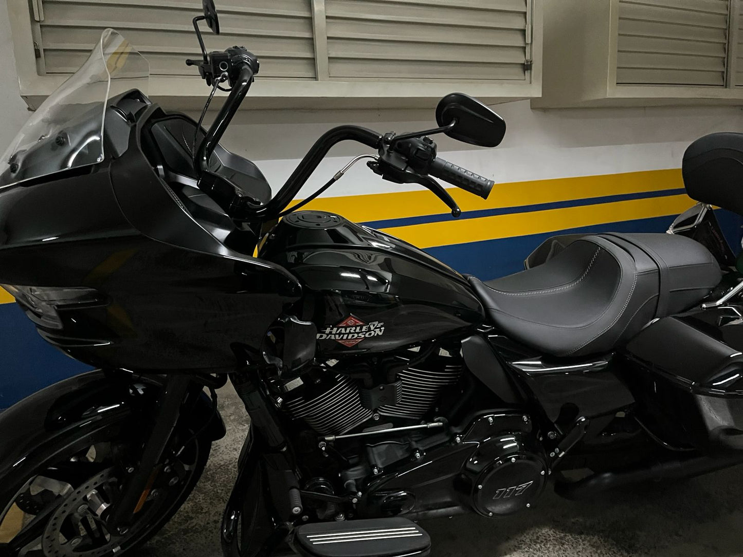 PARA BRISA BOLHA HARLEY DAVIDSON ROAD GLIDE 24/26 MODELO C/ QUEBRA VENTO
