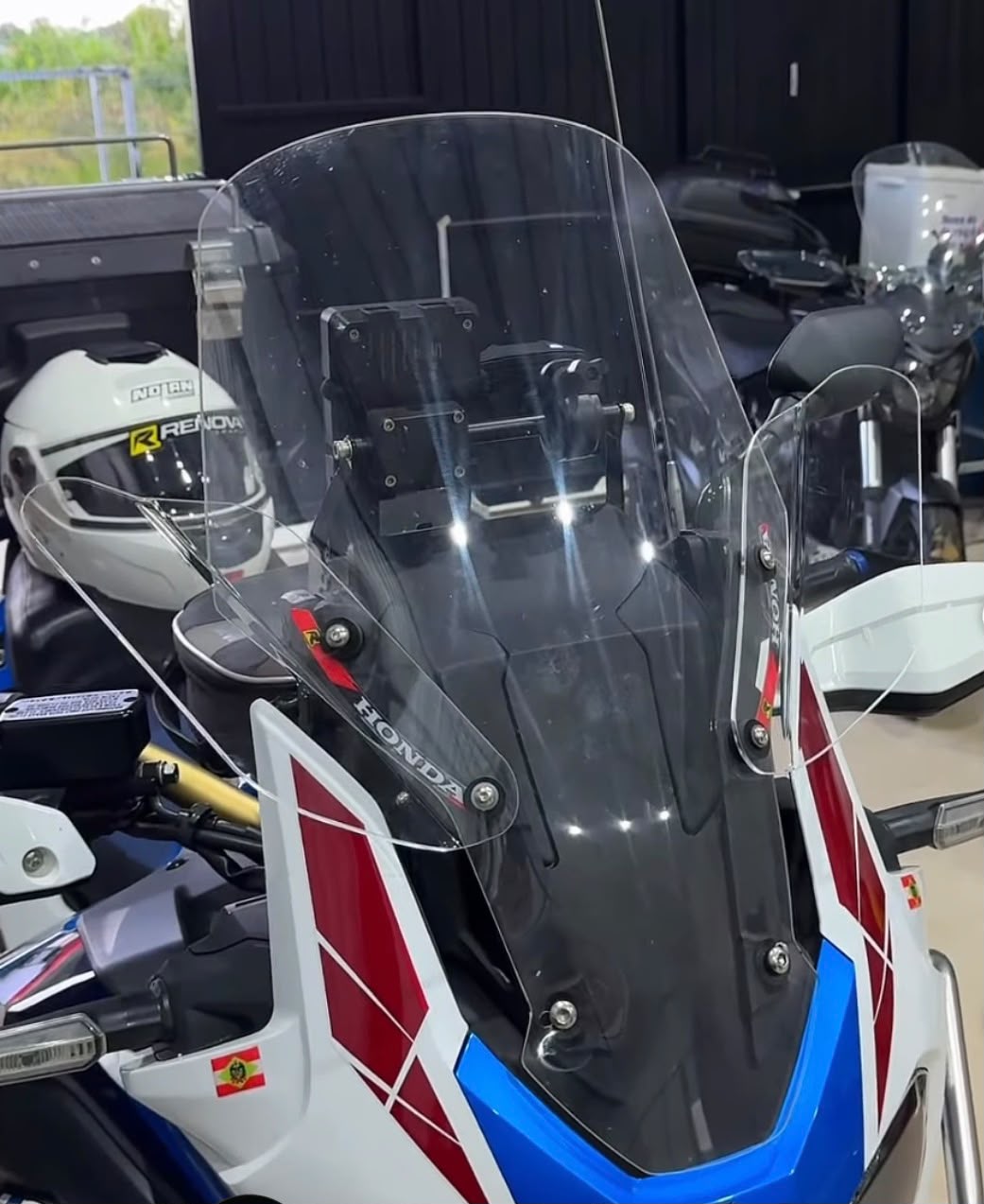 DEFLETOR DE PARA BRISA BOLHA LATERAL HONDA AFRICA TWIN