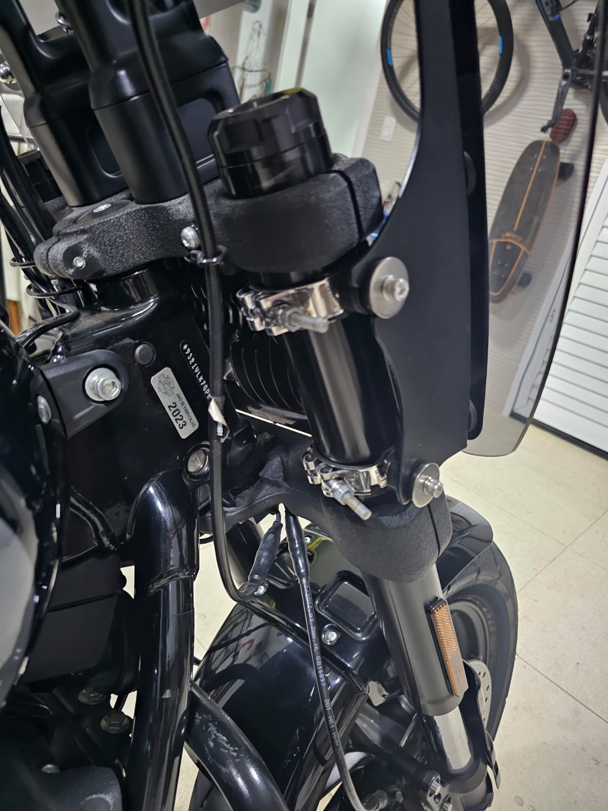 PARA BRISA BOLHA HARLEY DAVIDSON FAT BOB 18/26