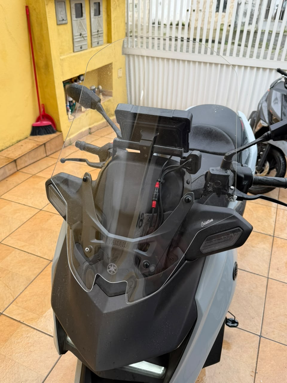 PARA BRISA BOLHA YAMAHA X MAX 300 20/26 + ALTA + LARGA
